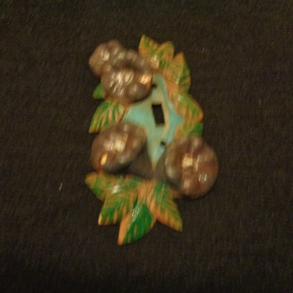 EDWARDIAN STYLED VINTAGE CARVED & HAND PAINTED LIGHT SWITCH COVERING - Picture 2 of 4